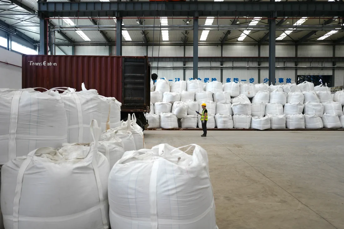 Bulk bags at assembly facility